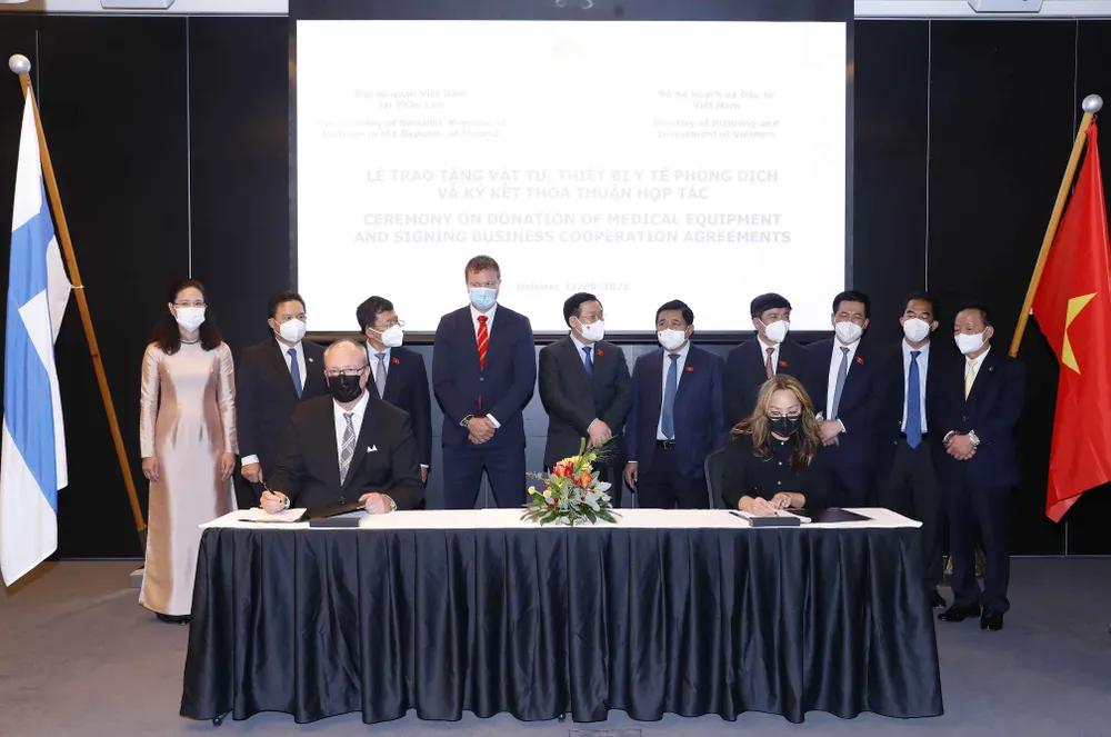 Thêm 100.000 liều vaccine Astra Zeneca và gần 300 tỷ đồng thiết bị y tế chống dịch ảnh 7