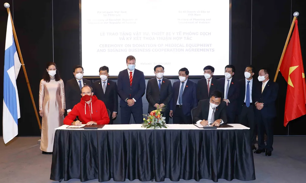 Thêm 100.000 liều vaccine Astra Zeneca và gần 300 tỷ đồng thiết bị y tế chống dịch ảnh 5