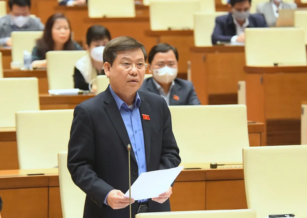 Viện trưởng Viện KSNDTC Lê Minh Trí giải trình các vấn đề ĐBQH nêu. Ảnh: QUANG PHÚC    ​