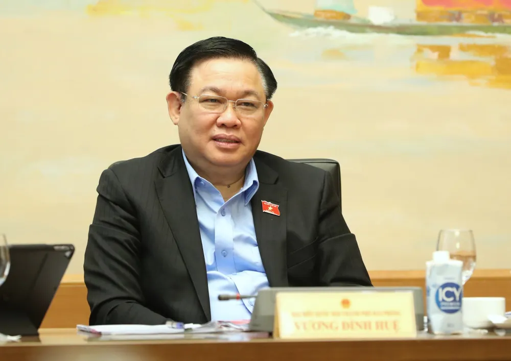 Chủ tịch Quốc hội Vương Đình Huệ nhận định, nếu nạo vét luồng có thể đón được tàu 10.000 tấn, tăng giá trị khai thác sử dụng lên rất nhiều