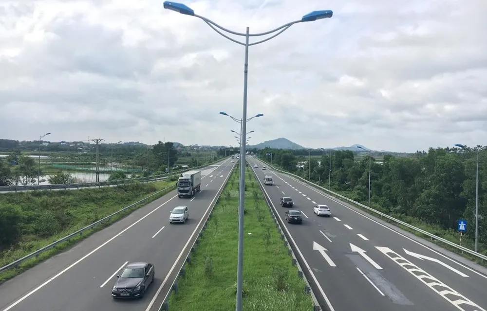 Năm 2026 đưa vào khai thác, vận hành đường bộ cao tốc Bắc - Nam phía Đông ảnh 1