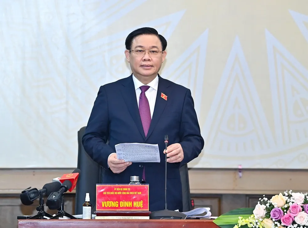 Chủ tịch Quốc hội Vương Đình Huệ phát biểu tại cuộc làm việc, sáng 9-2. Ảnh: VIẾT CHUNG 