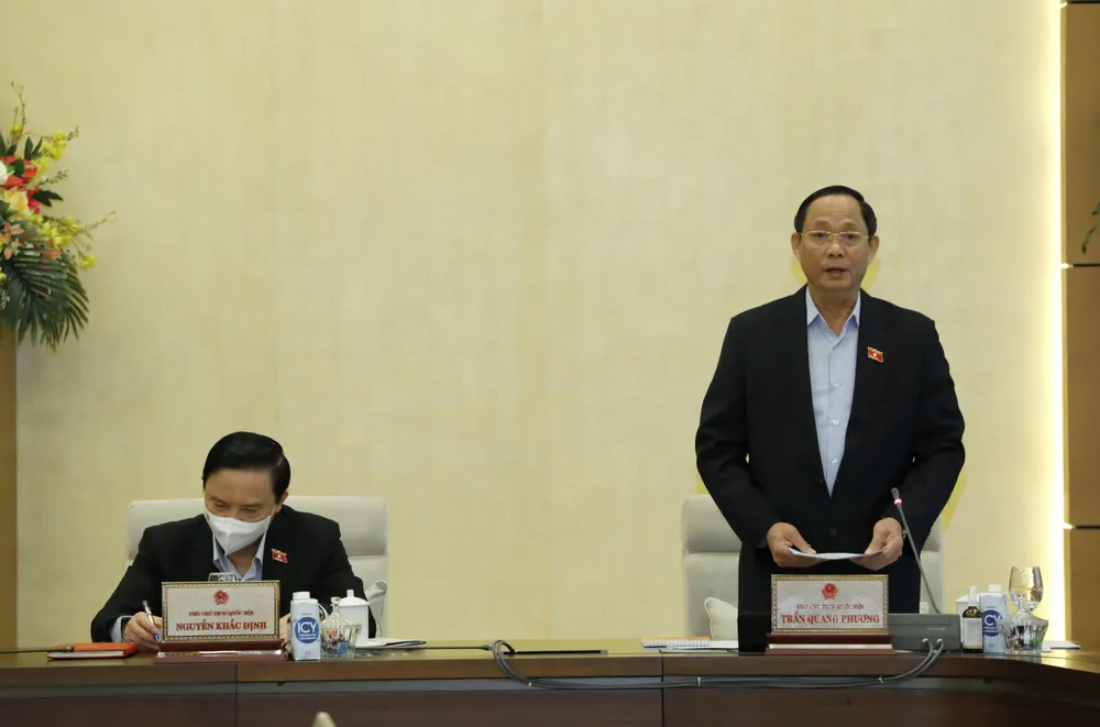 Phó Chủ tịch Quốc hội Trần Quang Phương điều hành phiên họp