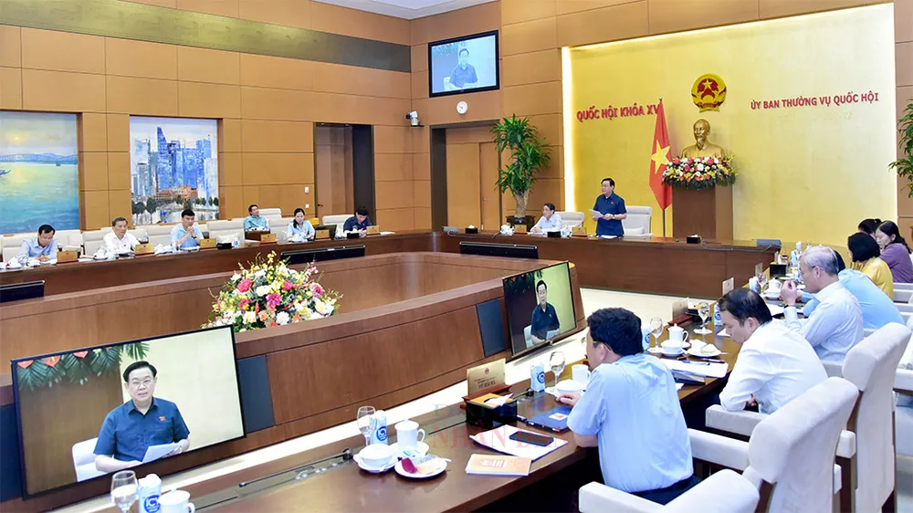 Báo cáo Quốc hội điều chỉnh thuế giá trị gia tăng, thuế tiêu thụ đặc biệt với xăng, dầu ảnh 1