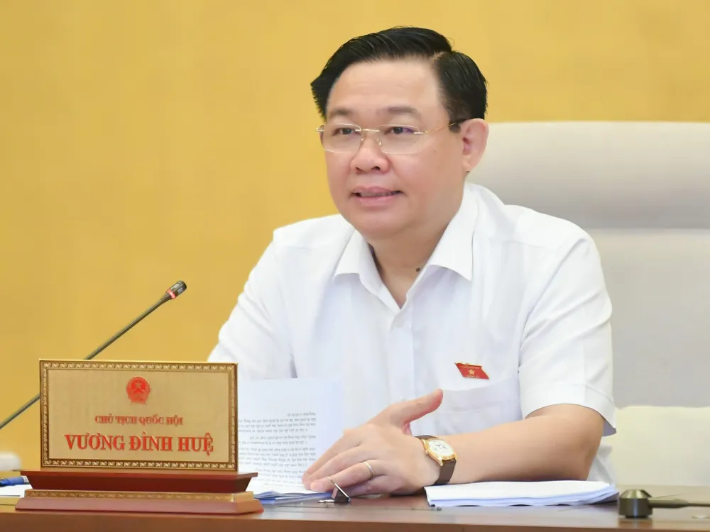 Chủ tịch Quốc hội Vương Đình Huệ phát biểu tại phiên họp. Ảnh: VIẾT CHUNG