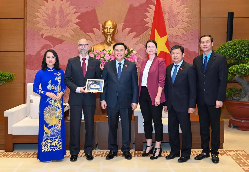 Nâng cấp quan hệ đối tác toàn diện Việt Nam - Canada ảnh 1