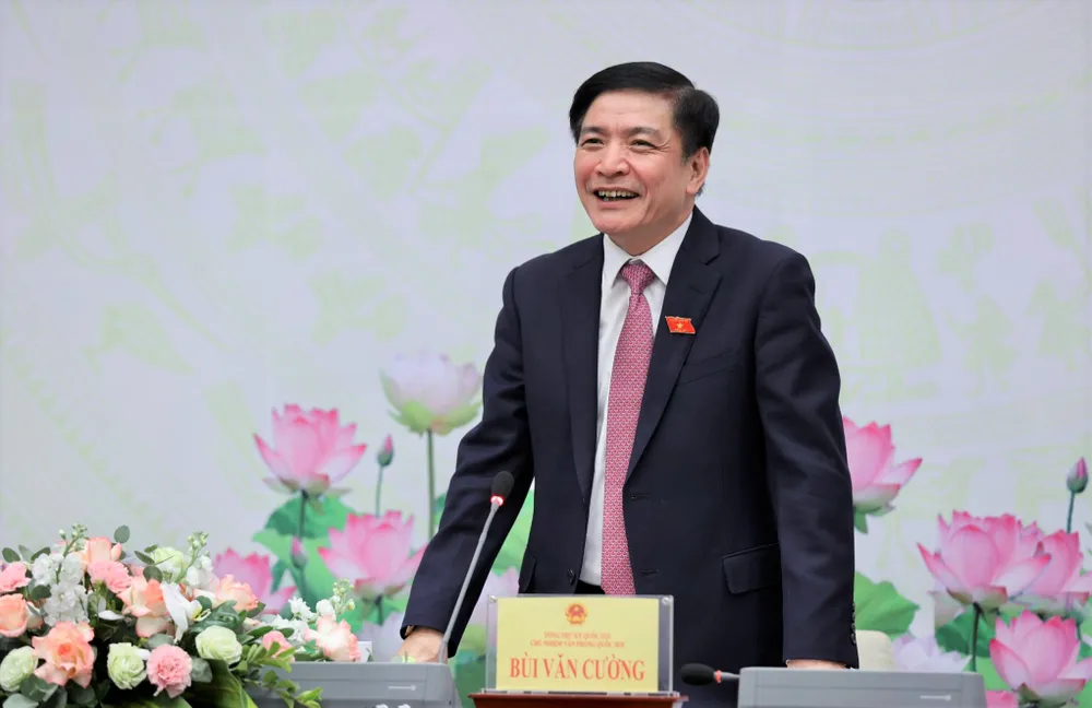 Tổng Thư ký Quốc hội Bùi Văn Cường trả lời phóng viên về công tác nhân sự tại kỳ họp Quốc hội. Ảnh: VIẾT CHUNG
