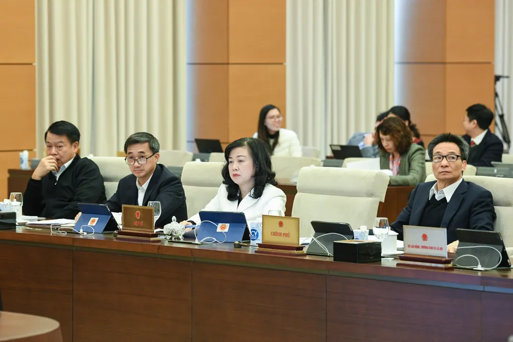 Dự thảo Luật Khám bệnh, chữa bệnh (sửa đổi): Chỉ nên quy định thuần túy về tự chủ tài chính ảnh 2