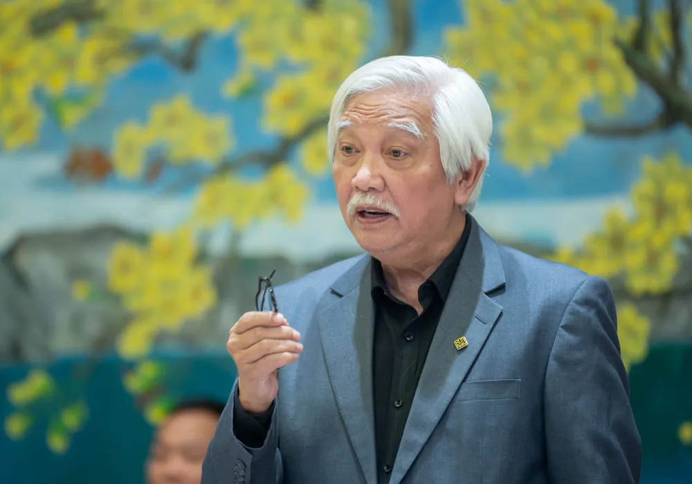 Nguyên đại biểu Quốc hội Dương Trung Quốc phát biểu tại tọa đàm Nguyên đại biểu Quốc hội Dương Trung Quốc phát biểu tại tọa đàm