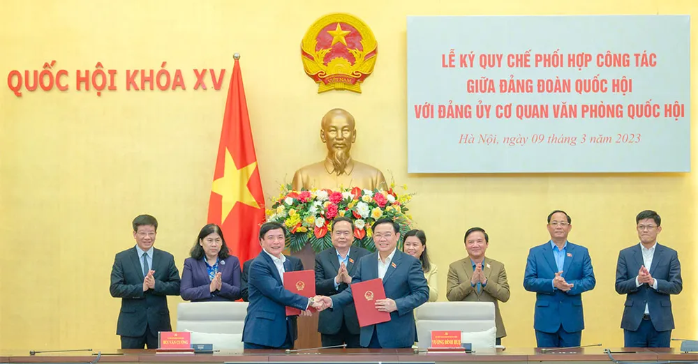 Chủ tịch Quốc hội Vương Đình Huệ và Tổng Thư ký Quốc hội Bùi Văn Cường đã ký Quy chế phối hợp giữa Đảng đoàn Quốc hội và Đảng ủy cơ quan Văn phòng Quốc hội