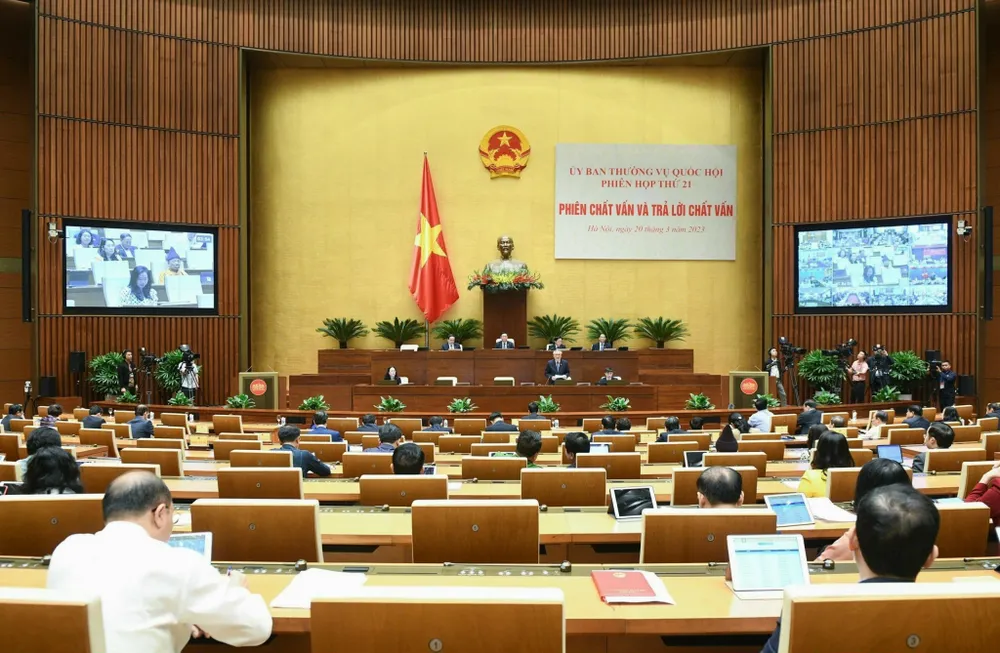 Toàn cảnh phiên chất vấn. Ảnh: QUANG PHÚC