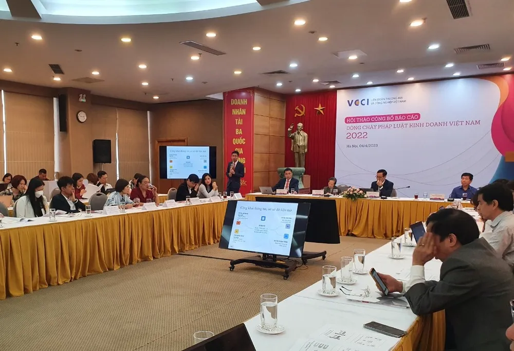 Quang cảnh buổi công bố báo cáo "Dòng chảy pháp luật kinh doanh Việt Nam 2022"