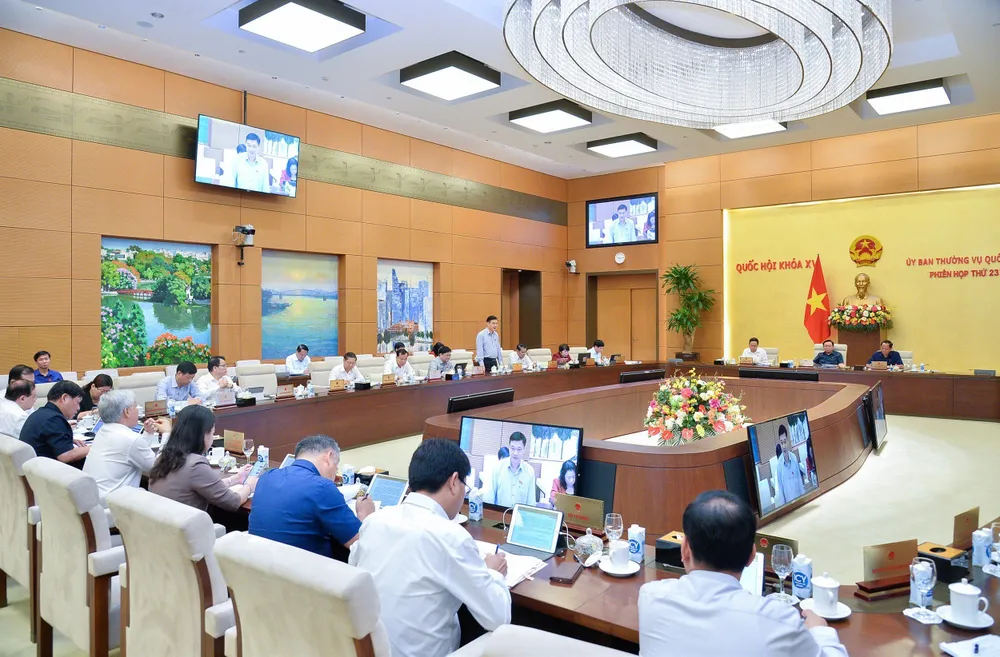 Quang cảnh phiên họp