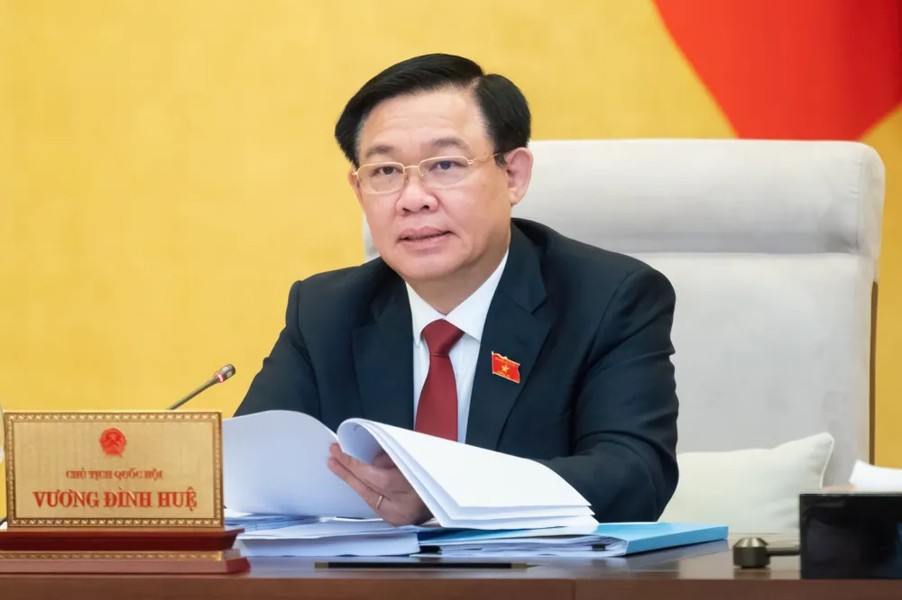 Chủ tịch Quốc hội Vương Đình Huệ phát biểu tại phiên họp 