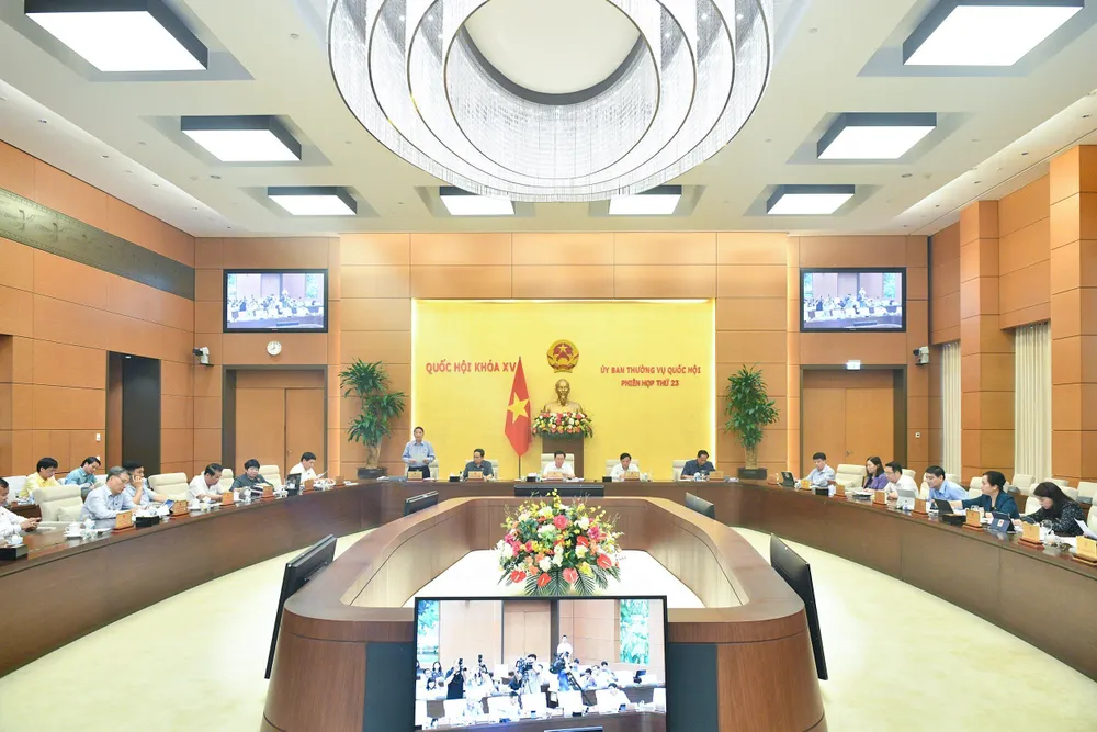 Quang cảnh phiên họp