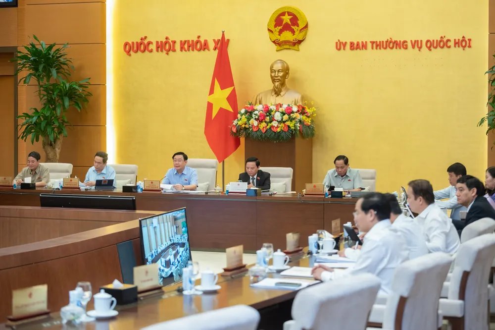 Quang cảnh phiên họp