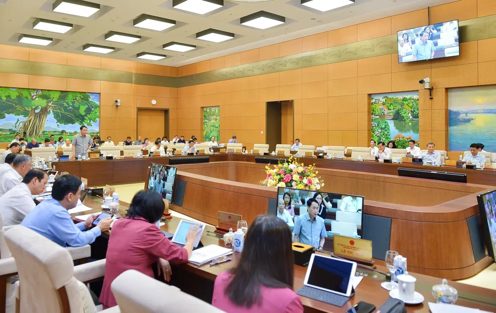 Quang cảnh phiên họp. Ảnh: VIẾT CHUNG