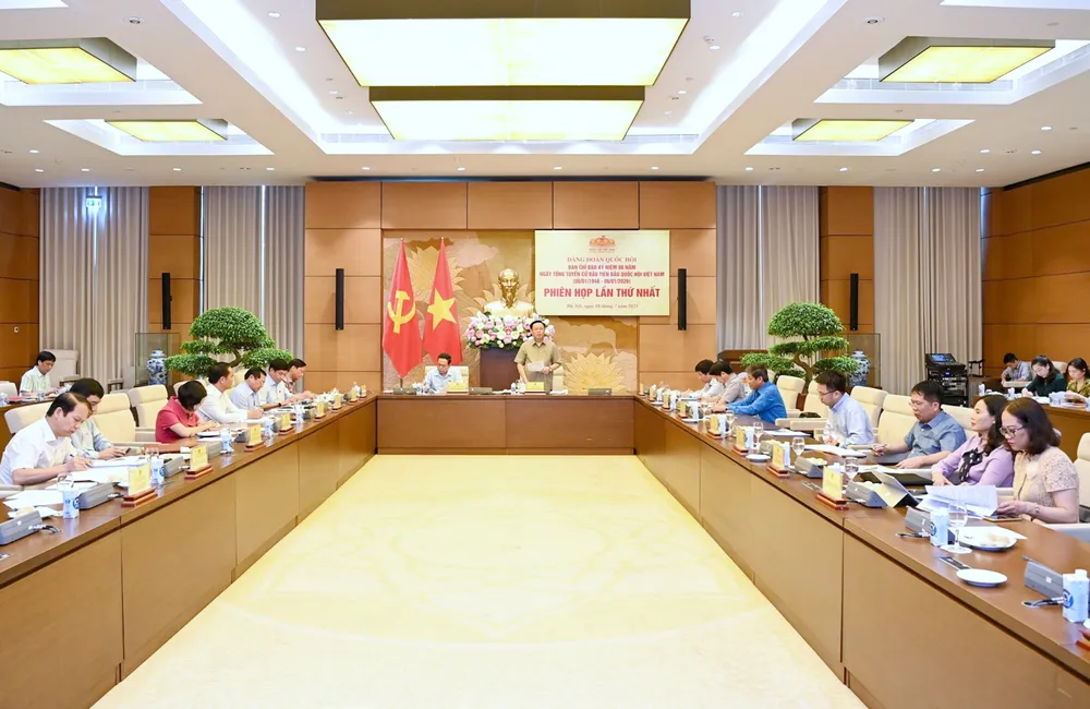 Quang cảnh phiên họp. Ảnh: VIẾT CHUNG