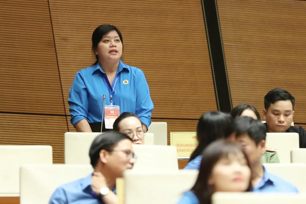 Đại biểu Nguyễn Thị Ngoãn, Chủ tịch Liên đoàn Lao động quận 12, TPHCM