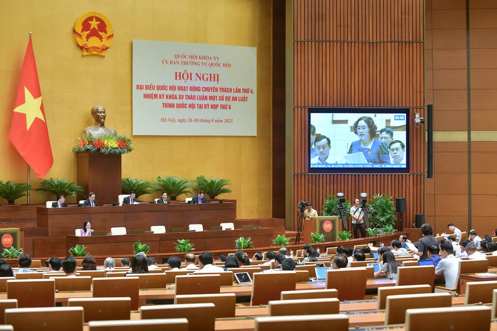 Quang cảnh phiên họp