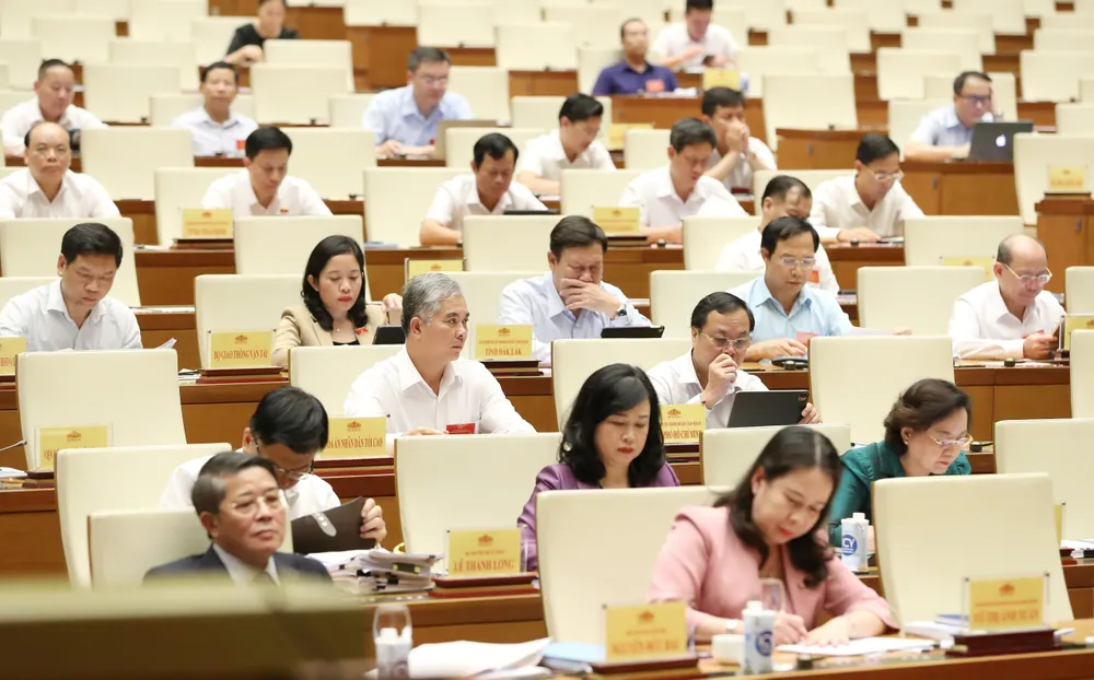 Đại biểu dự hội nghị chiều 6-9. Ảnh: QUANG PHÚC Đại biểu dự hội nghị chiều 6-9. Ảnh: QUANG PHÚC