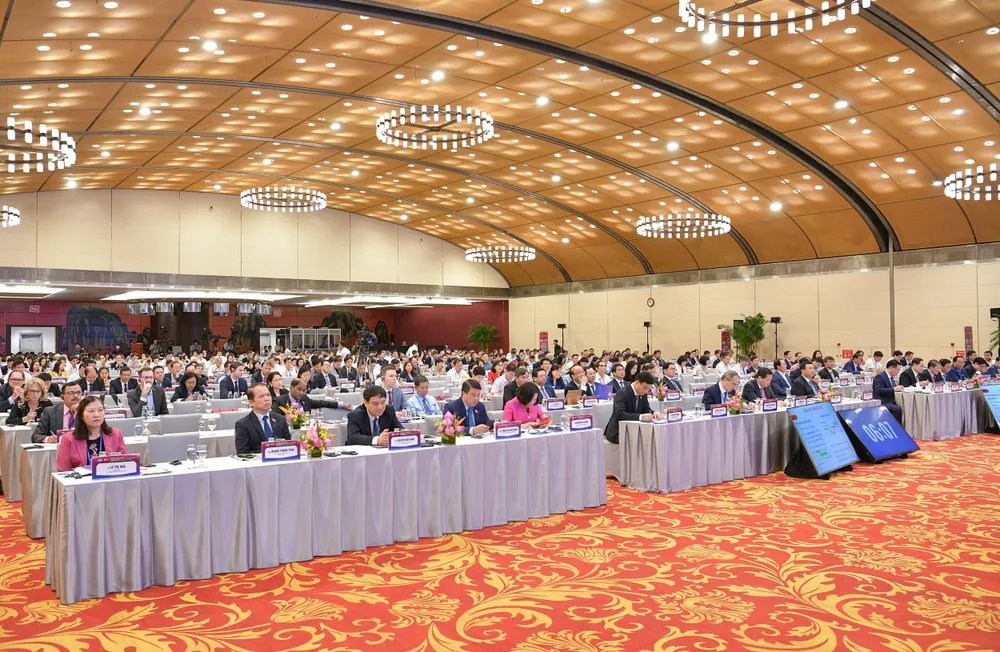 Quang cảnh phiên thảo luận chuyên đề 1