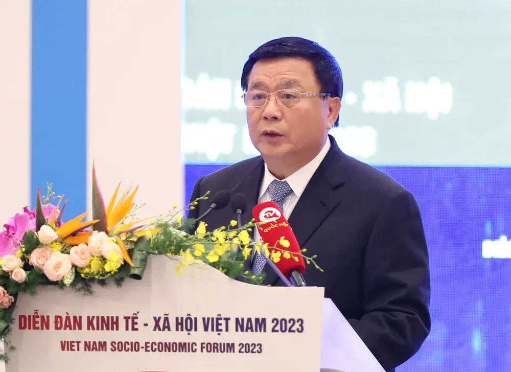  Ông Nguyễn Xuân Thắng, Giám đốc Học viện Chính trị quốc gia Hồ Chí Minh, Chủ tịch Hội đồng Lý luận Trung ương phát biểu tại Diễn đàn. Ảnh: QUANG PHÚC 