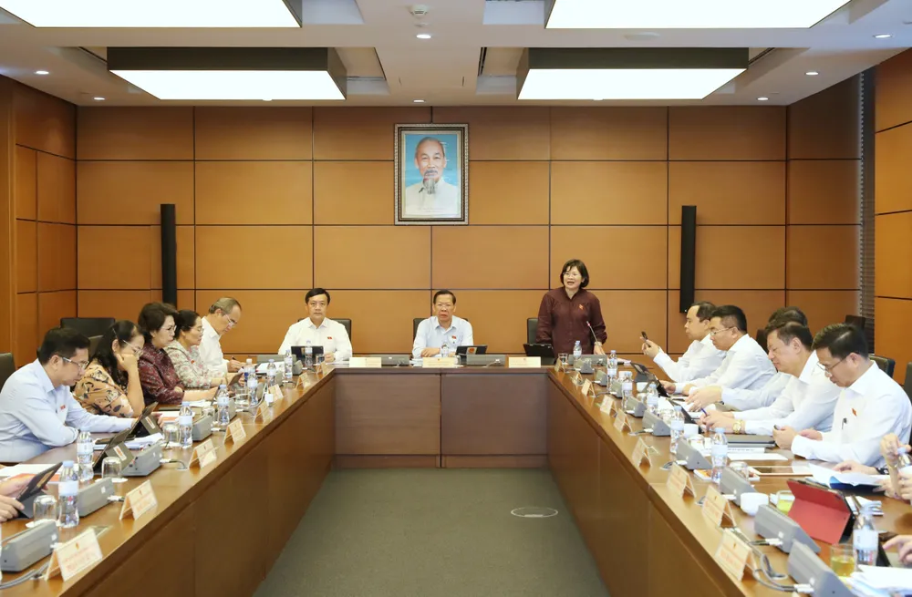 Quang cảnh phiên họp tổ ĐB TPHCM