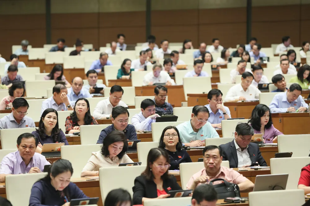 ĐB dự họp. Ảnh: QUANG PHÚC