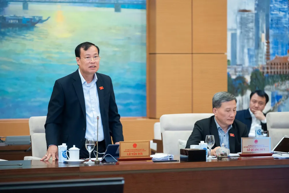 Chủ nhiệm UBQPAN của Quốc hội Lê Tấn Tới báo cáo giải trình, tiếp thu dự án luật