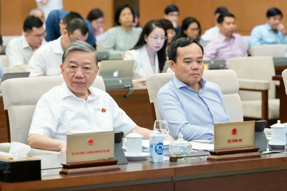 LĐ Chính phủ dự họp 14.jpeg