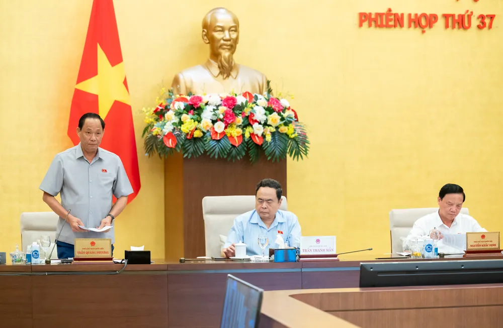 Phó Chủ tịch Quốc hội Trần Quang Phương phát biểu