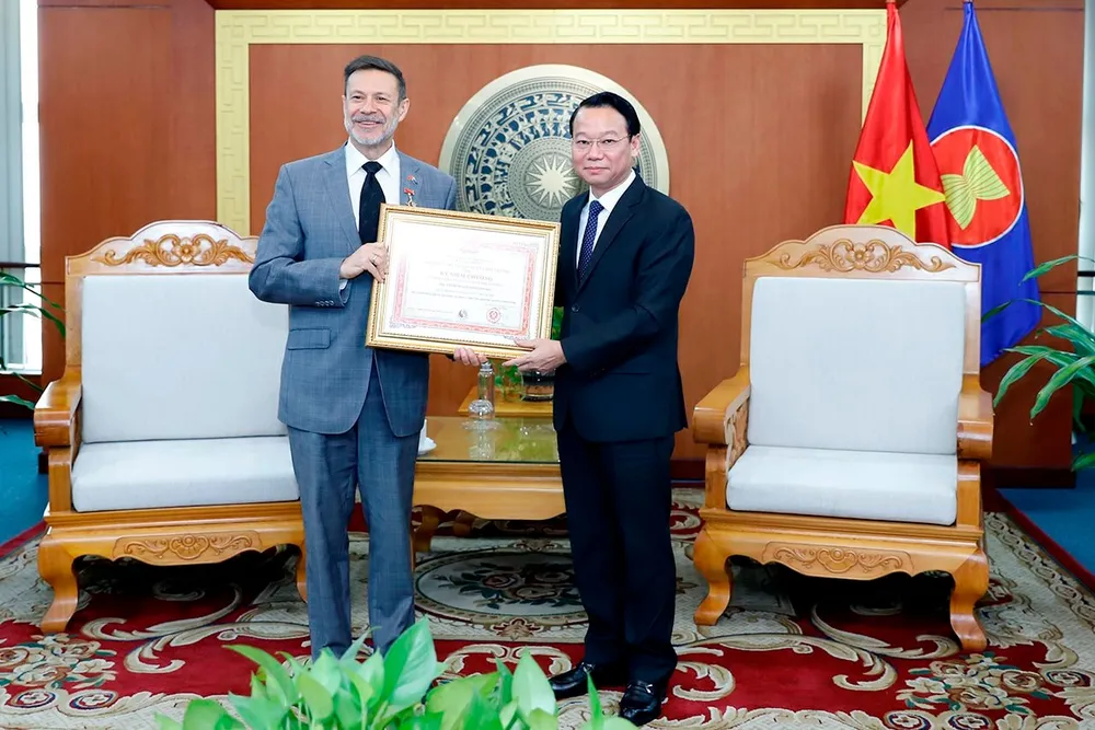 kỷ niệm chương .jpg