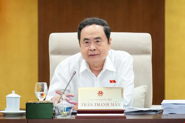 Chủ tịch Quốc hội Trần Thanh Mẫn phát biểu tại phiên họp của UBTVQH sáng 17-4