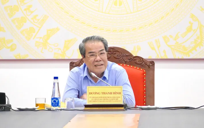 Chủ nhiệm Ủy ban Dân nguyện và Giám sát Dương Thanh Bình chủ trì phiên họp 