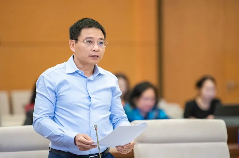 Bộ trưởng Bộ Tài chính Nguyễn Văn Thắng trình bày tờ trình