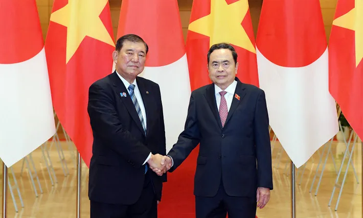 Chủ tịch Quốc hội Trần Thanh Mẫn hội kiến Thủ tướng Nhật Bản Ishiba Shigeru chiều 28-4 tại Nhà Quốc hội. Ảnh: VIẾT CHUNG