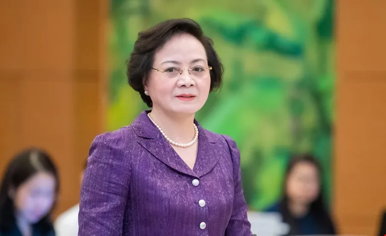 Bộ trưởng Bộ Nội vụ Phạm Thị Thanh Trà báo cáo tại phiên họp