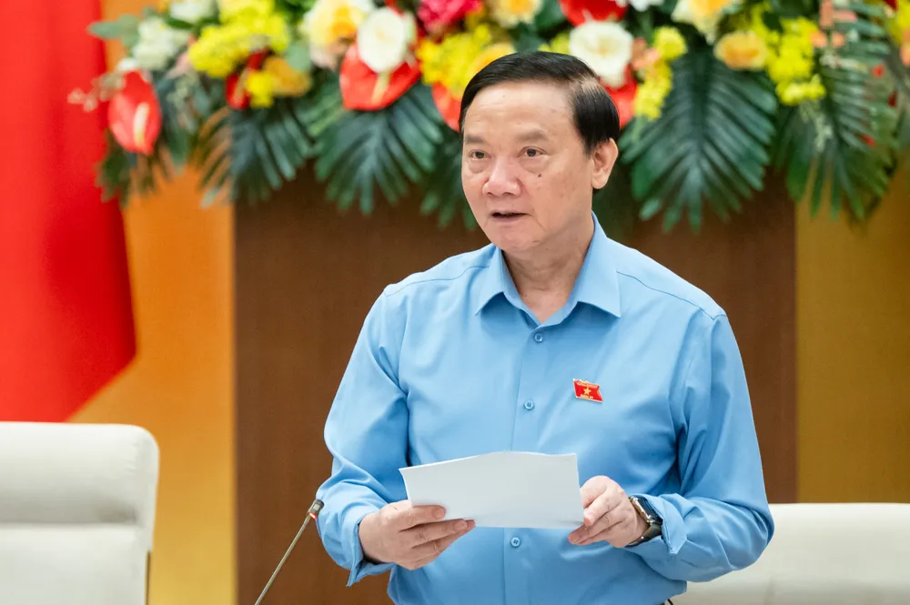 Phó Chủ tịch Quốc hội Nguyễn Khắc Định điều hành nội dung thảo luận về sửa đổi Luật cán bộ,công chức