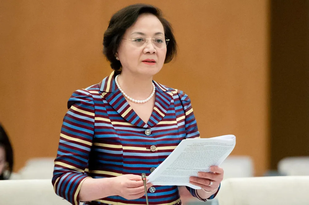 Bộ trưởng Bộ Nội vụ Phạm Thị Thanh Trà báo cáo tại phiên họp của UBTVQH về việc tiếp thu, chỉnh lý và hoàn thiện dự thảo Luật Tổ chức chính quyền địa phương (sửa đổi)