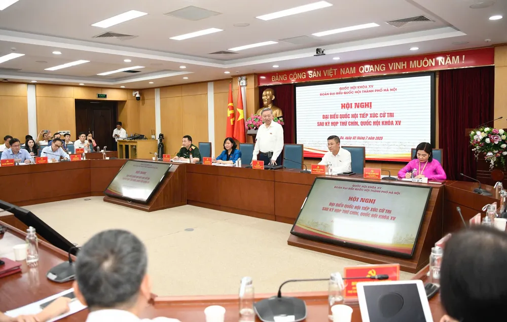 Quang cảnh buổi tiếp xúc. Ảnh: VIẾT CHUNG