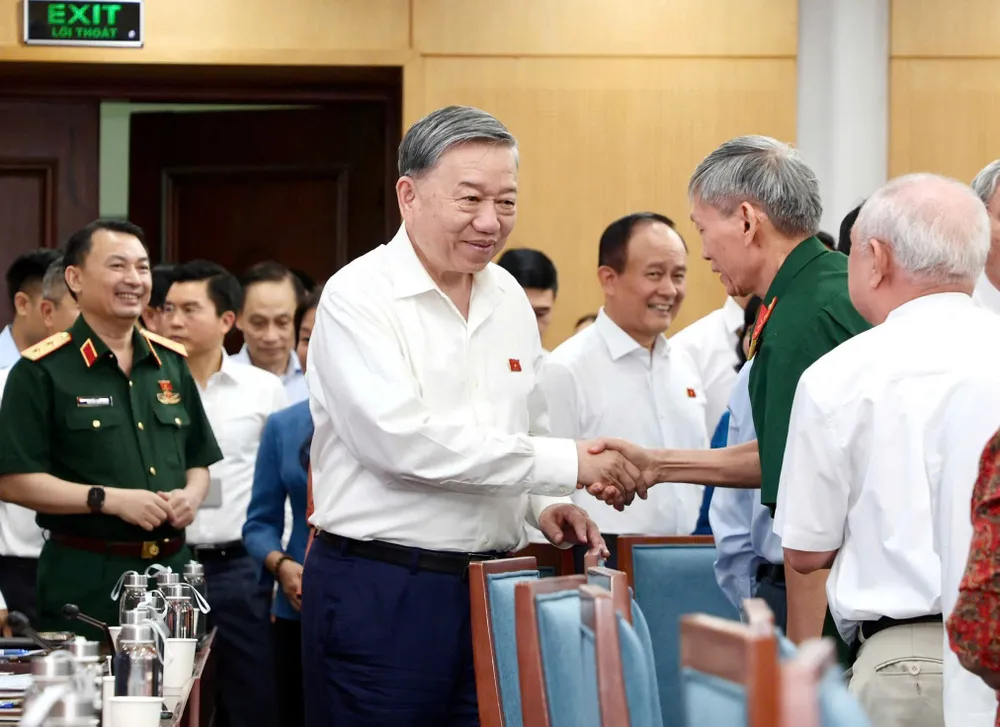 Tổng Bí thư Tô Lâm với cử tri Hà Nội. Ảnh: VIẾT CHUNG