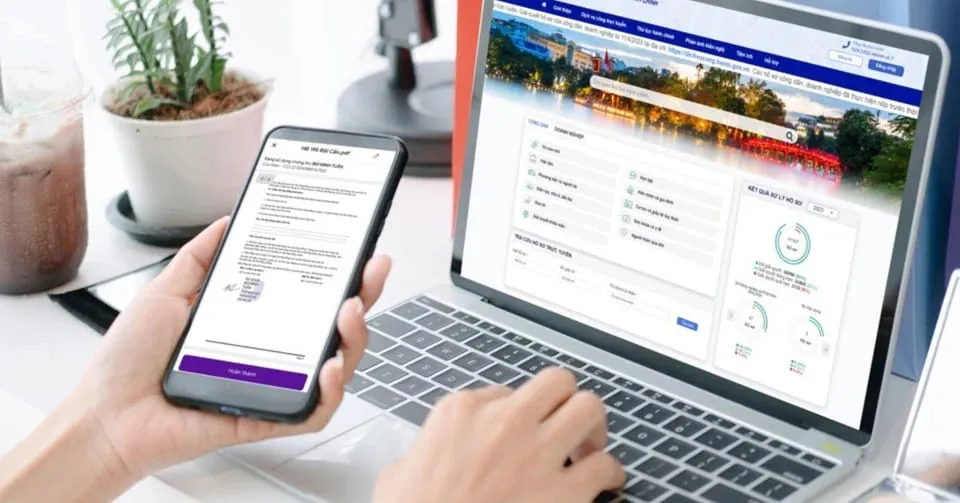Trường hợp thông tin có thể khai thác từ Cơ sở dữ liệu quốc gia về dân cư hoặc các cơ sở dữ liệu khác, người tiếp nhận hồ sơ không được yêu cầu cá nhân, tổ chức xuất trình bản chính 