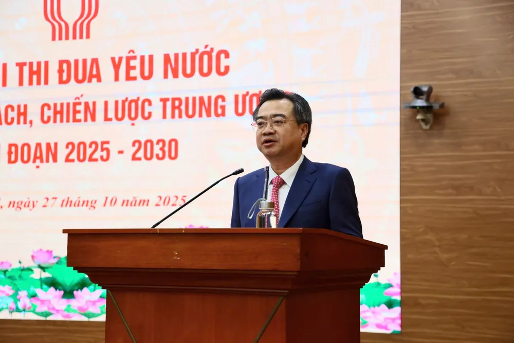 Đồng chí Nguyễn Thanh Nghị, Trưởng Ban Chính sách, chiến lược Trung ương phát biểu tại đại hội 