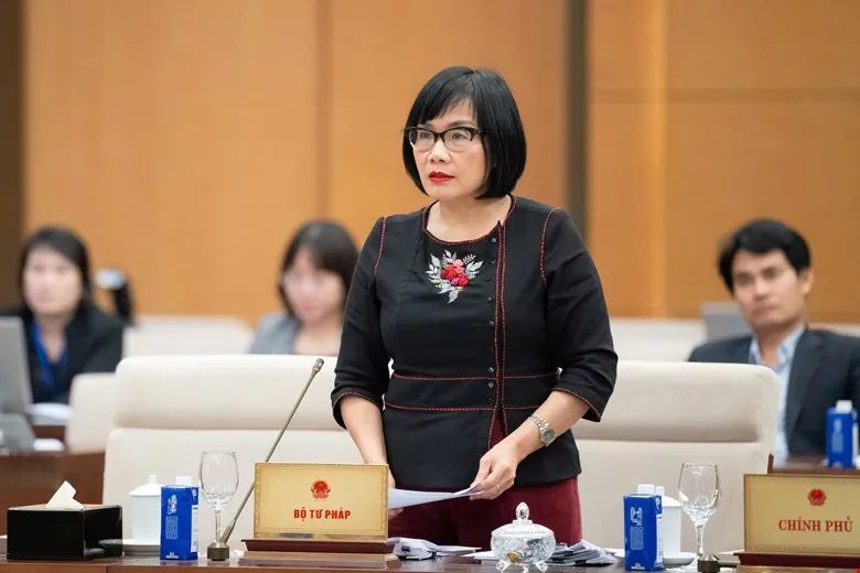 Thứ trưởng Bộ Tư pháp Đặng Hoàng Oanh góp ý hoàn thiện các dự thảo nghị quyết 