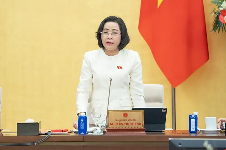 Phó Chủ tịch Quốc hội Nguyễn Thị Thanh phát biểu tại phiên họp UBTVQH. Ảnh: VIẾT CHUNG 