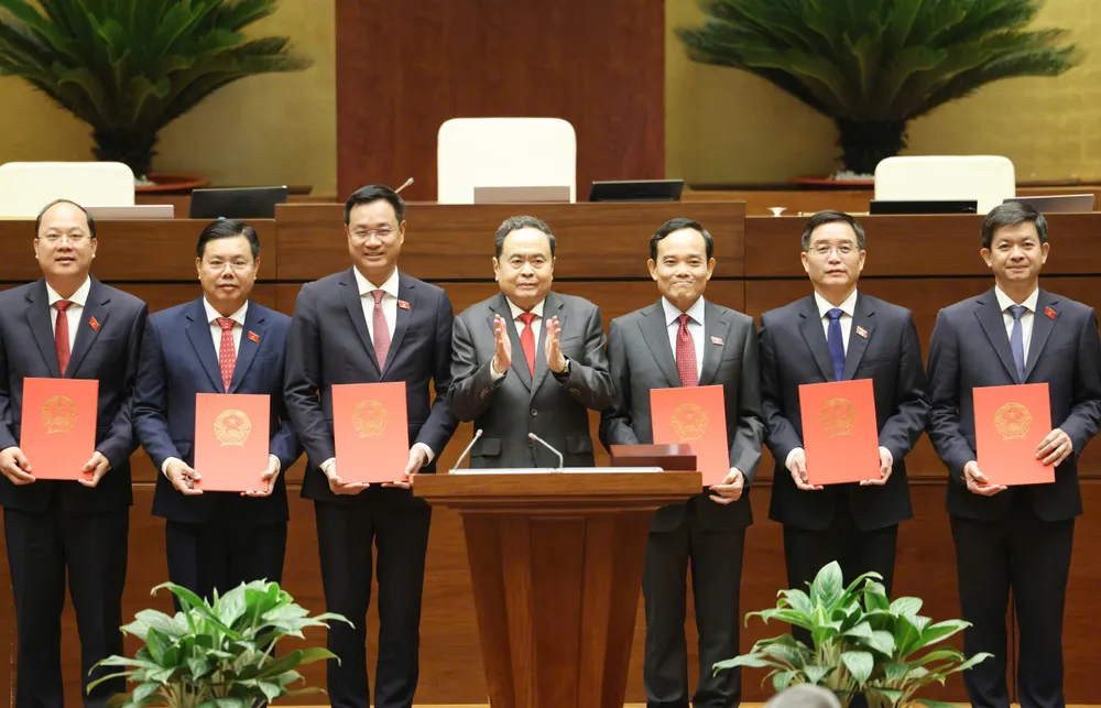 6 TRAO TRƯỞNG ĐOÀN.jpeg