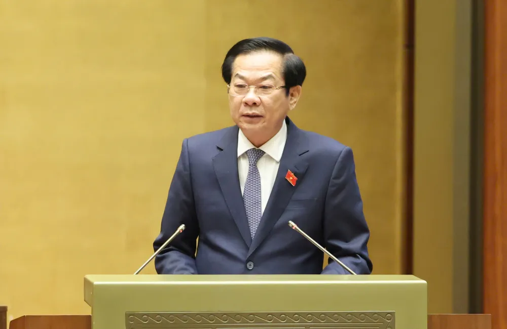 Bộ trưởng Bộ Nội vụ Đỗ Thanh Bình trình bày tờ trình về việc thành lập thành phố Đồng Nai trực thuộc Trung ương, sáng 20-4. Ảnh: QUANG PHÚC