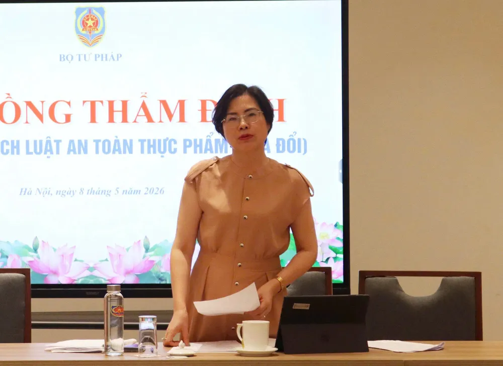 Cục trưởng Cục Pháp luật hình sự - hành chính và Quản lý xử lý vi phạm hành chính Nguyễn Thị Hạnh đề nghị cơ quan chủ trì soạn thảo nghiên cứu, tiếp thu ý kiến của các đại biểu. Ảnh: Cổng thông tin điện tử Bộ Tư pháp 