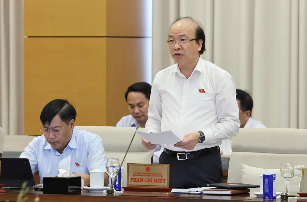 10 - phan chí hiếu .jpg